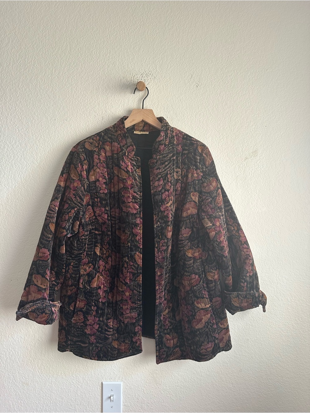 Floral Quilted Open-Front Jacket - Black & Rose, Size L